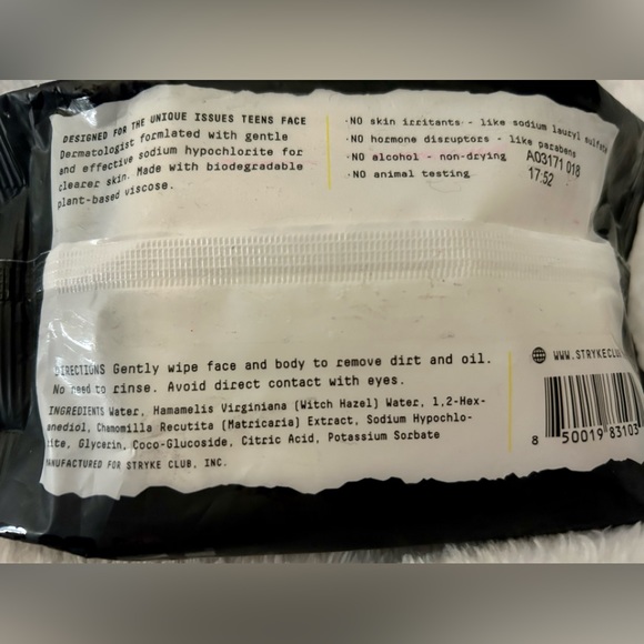 Stryke Club Wipe Out (Anti-Acne) Cleansing Wipes - 2 packs (60 total wipes) - Picture 2 of 2